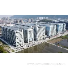 Versatile Thick-Soled Sneakers